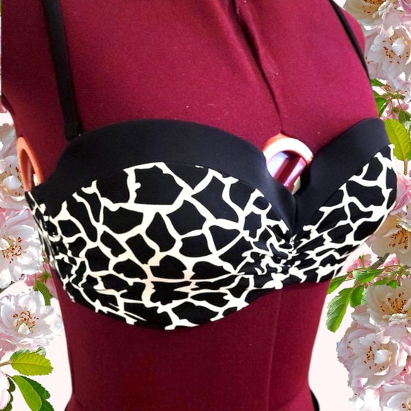 Giraffe Print Bikini Set - Picture 3 of 15